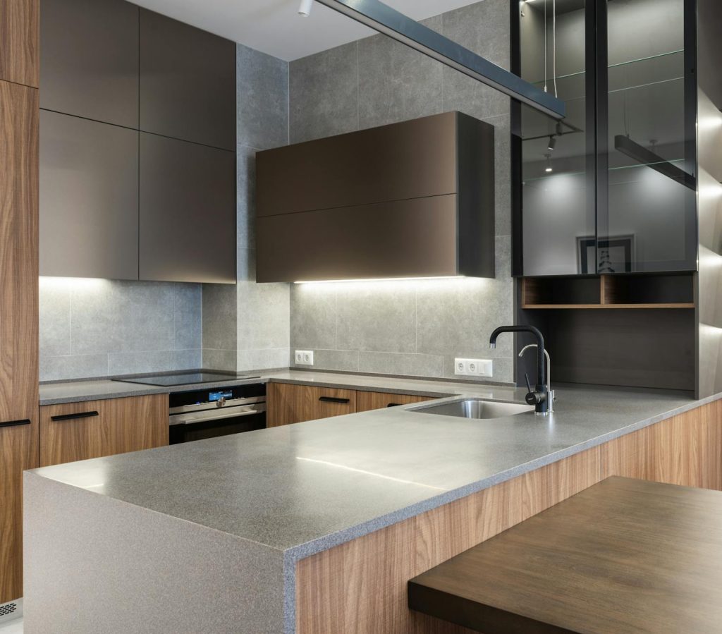 Jasa pembuatan meja dapur cor di Magetan, solusi kokoh dan estetik untuk dapur impian Anda.